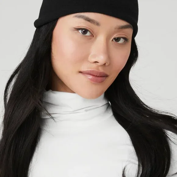 【Alo Yoga】Faux Fur Ear Warmers Faux Fur Ear Warmers - Black | Alo Yoga